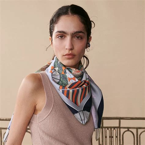 hermes 01018112834009|Bagage a Main scarf 90 .